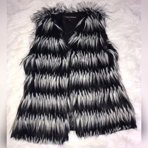 URBAN REPUBLIC LONG HAIR VEST ❤️